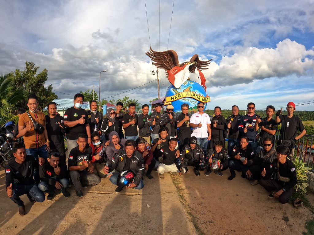 Foto bersama dengan perwakilan YRKI Pengprov Kaltim Kaltara, YRKI Pengprov Kalsel, YRKI Pengprov Jawa Timur, YRKI Pengprov Jawa Tengah dan Korwil YRKI Sulawesi Selatan