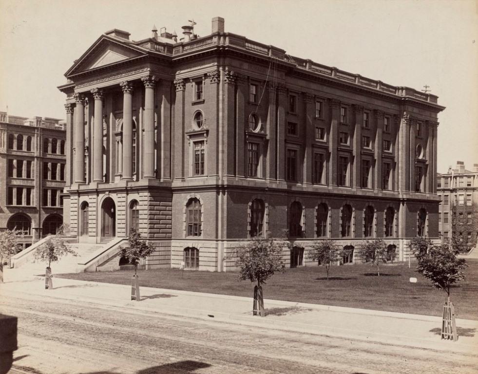 Gedung MIT yang pertama di Boston sebelum pindah ke Cambridge di tahun 1916 / https://www.mit.edu/