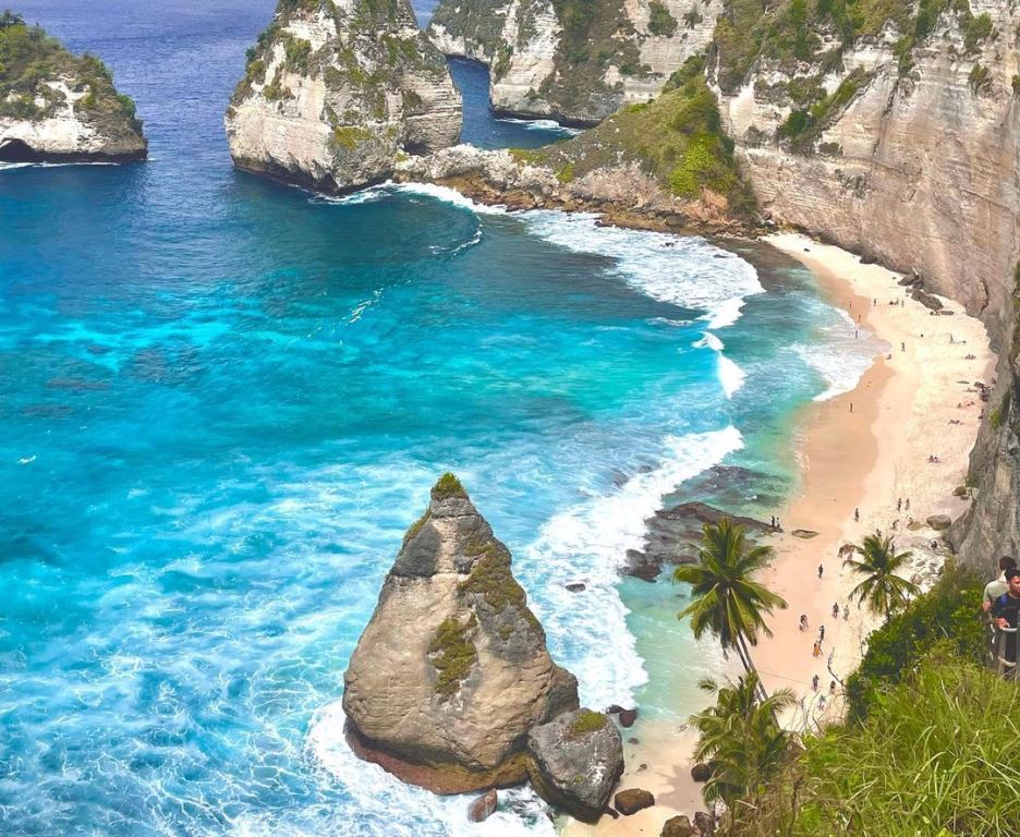 Pulau Nusa Penida. Source IG @edo_gatti