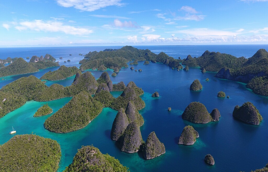 Pulau-pulau di Raja Ampat, Papua Barat. Gambar Instagram @tpk48.raja.ampat