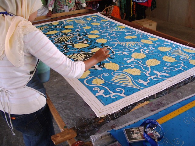 Ilustrasi industri batik nusantara. Pict by Flickr