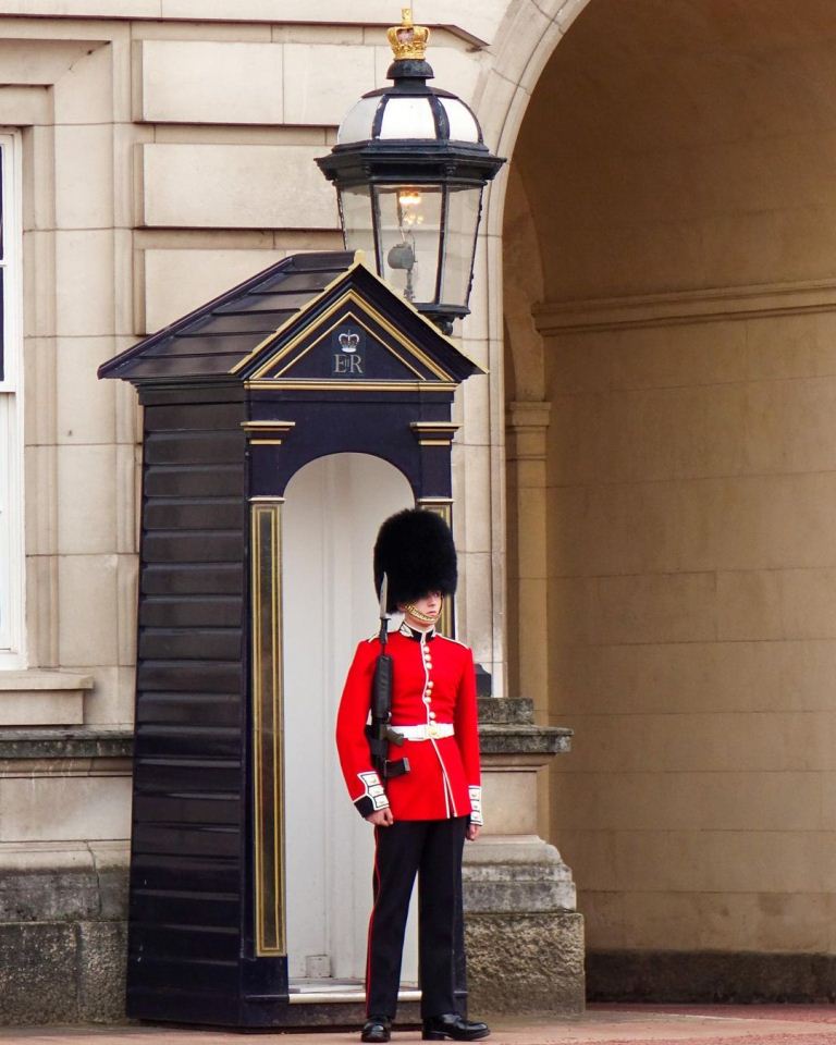 6 Fakta Menarik dari Pasukan Elite Penjaga Kerajaan Inggris