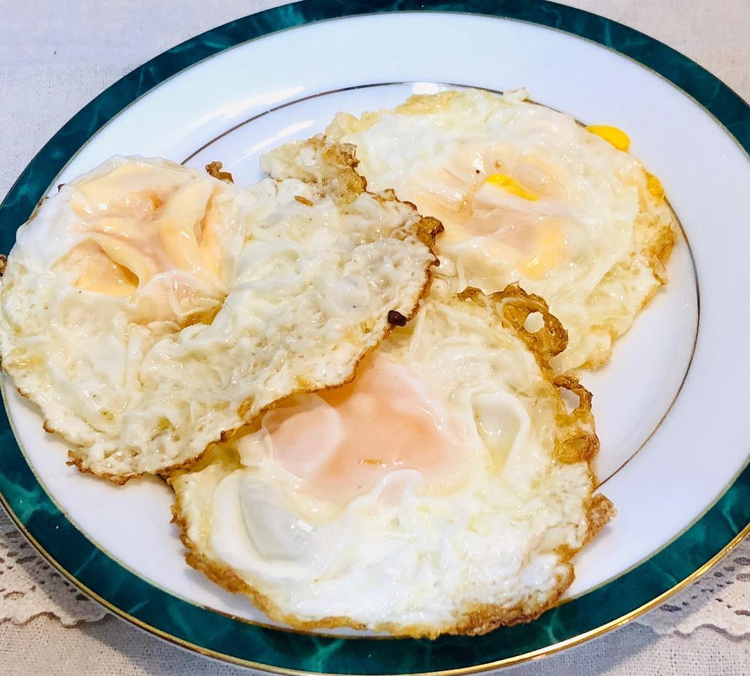Telur yang sudah dimasak berbahaya jika dipanaskan berulang. Pict by IG @jamietan04
