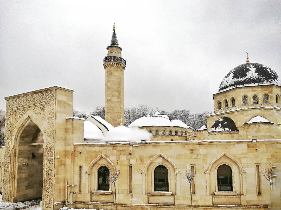 Masjid Ar Rahma atau Ar-Rahma Mosque. Pict by IG @bir_konul